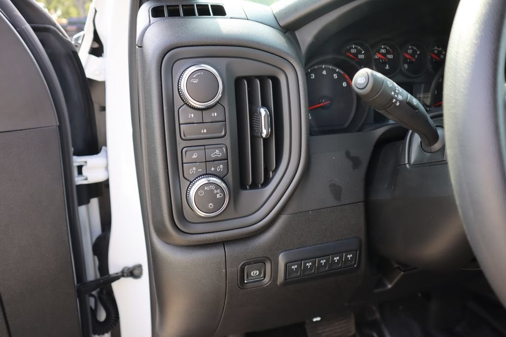 2025 GMC Sierra 3500 HD Chassis Cab Pro