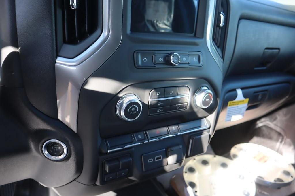 2025 GMC Sierra 3500 HD Chassis Cab Pro