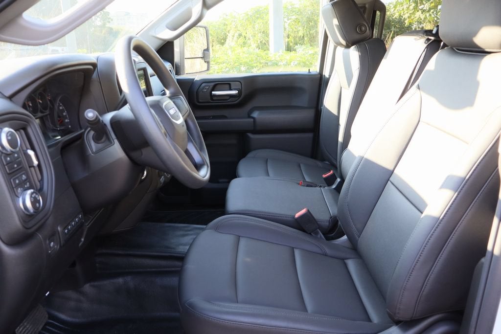 2025 GMC Sierra 3500 HD Chassis Cab Pro