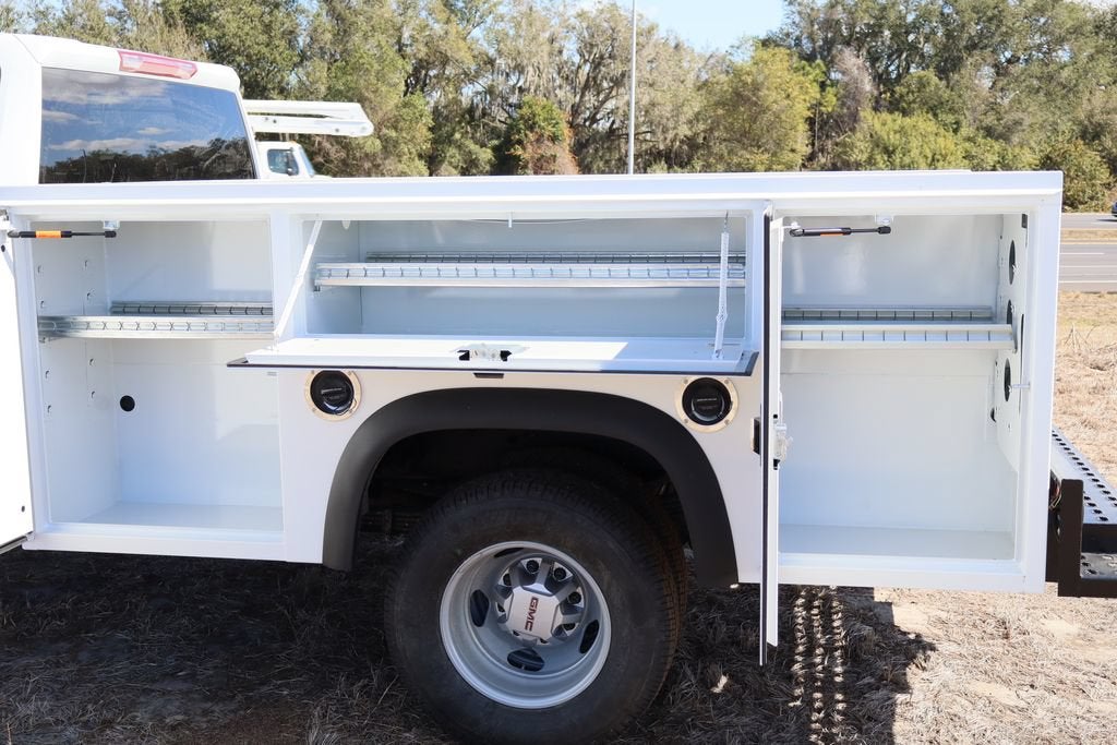 2025 GMC Sierra 3500 HD Chassis Cab Pro
