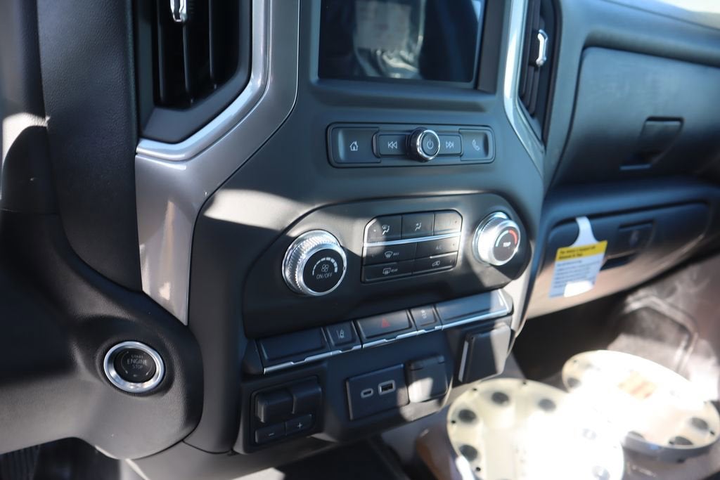 2025 GMC Sierra 3500 HD Chassis Cab Pro