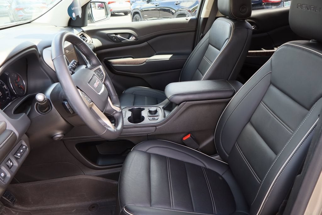 2022 GMC Acadia Denali