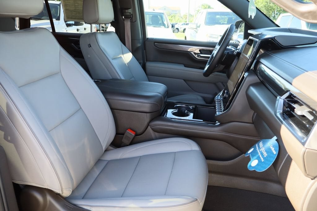 2025 GMC Yukon Elevation