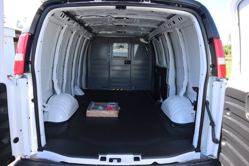 2025 GMC Savana Cargo Work Van