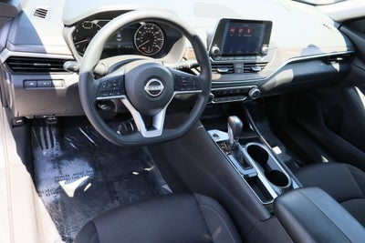 2024 Nissan Altima SV FWD