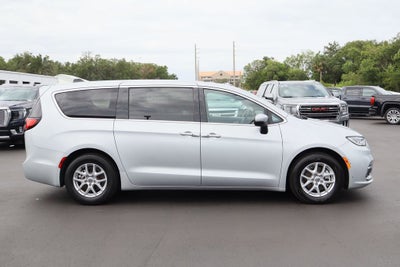 2023 Chrysler Pacifica Touring