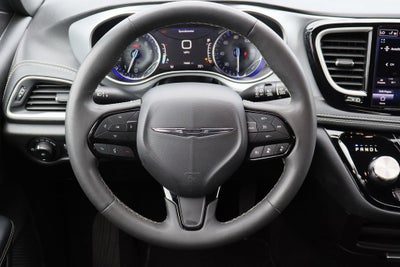 2023 Chrysler Pacifica Touring