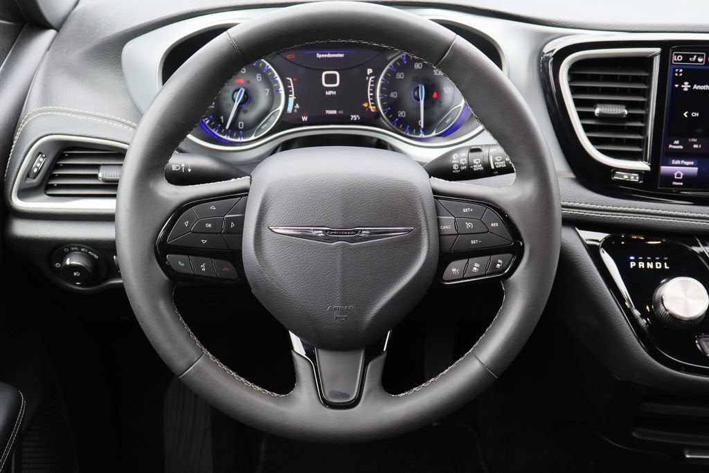 2023 Chrysler Pacifica Touring