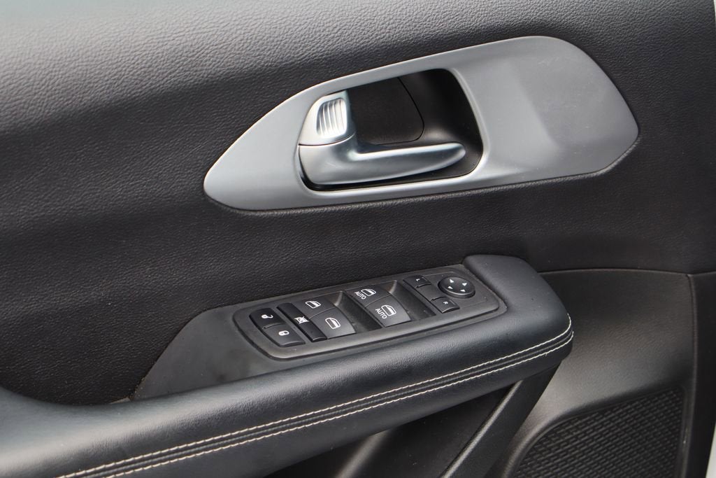 2023 Chrysler Pacifica Touring