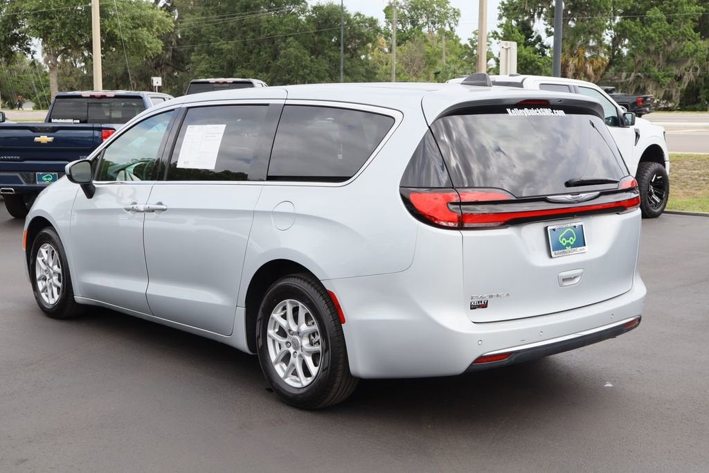 2023 Chrysler Pacifica Touring