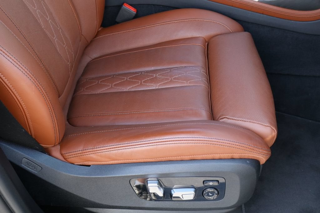 2022 BMW X7 M50i
