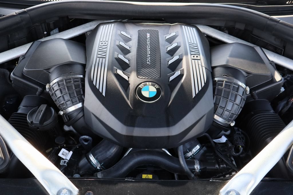 2022 BMW X7 M50i