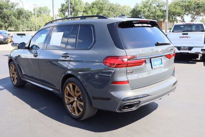 2022 BMW X7 M50i