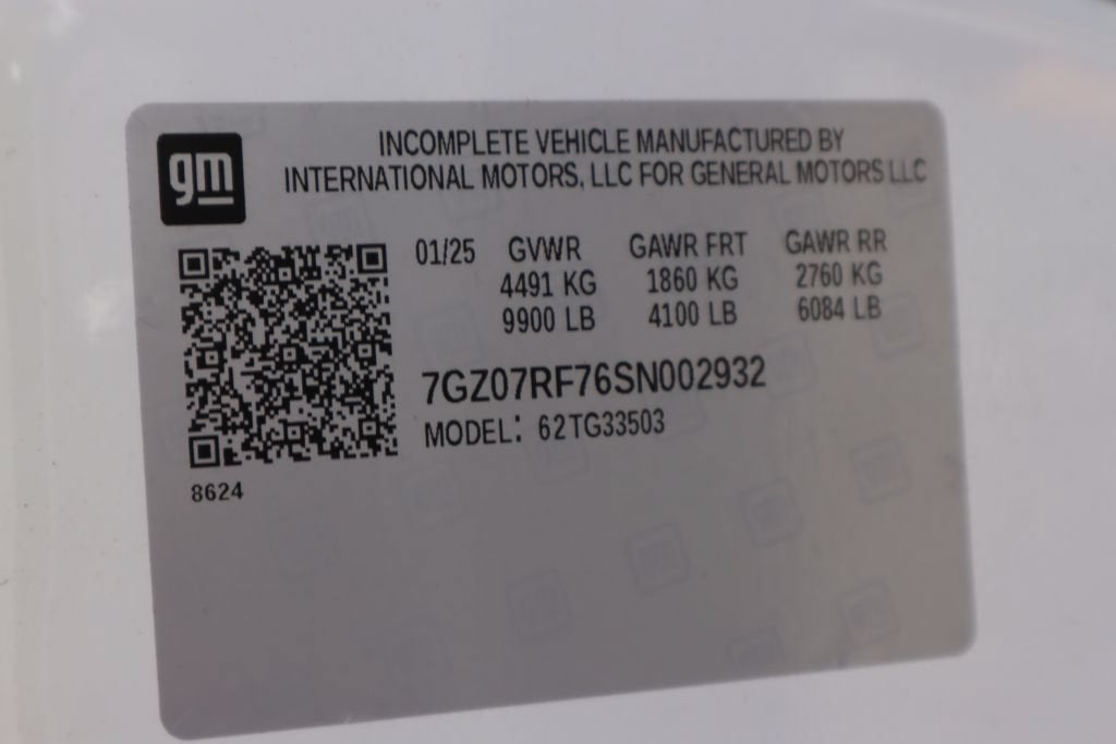 2025 GMC Savana Cutaway 3500 1WT