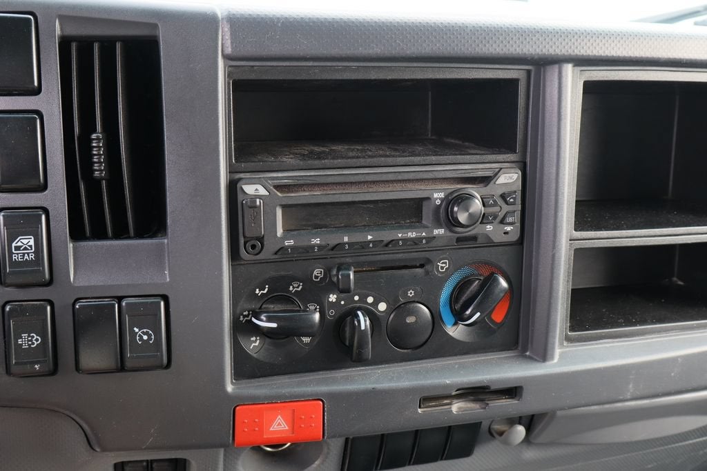 2022 Isuzu NPR XD Base