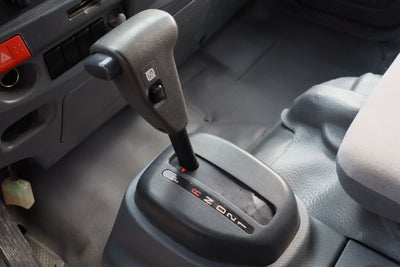2022 Isuzu NPR XD Base