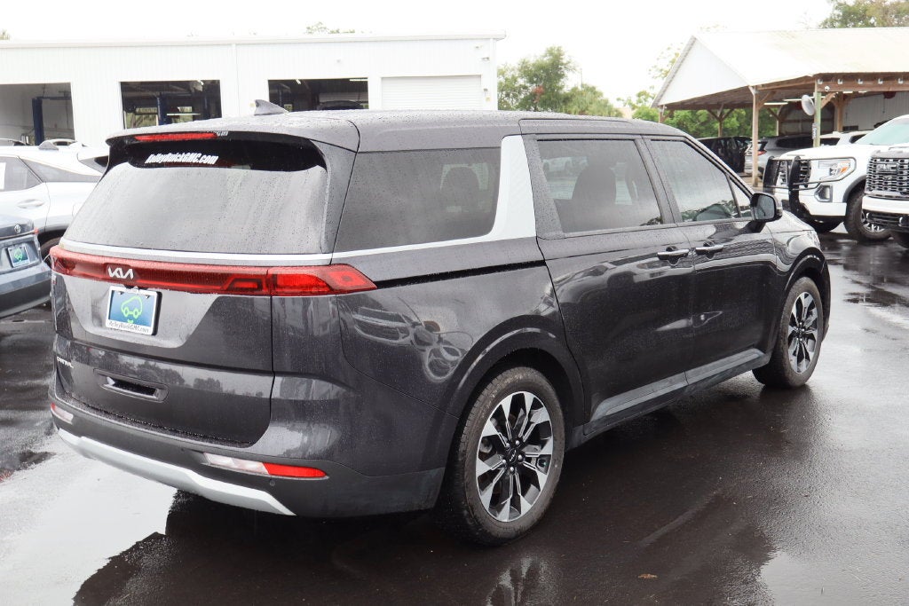 2023 Kia Carnival EX - Photo 11