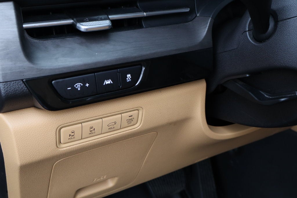 2023 Kia Carnival EX - Photo 14