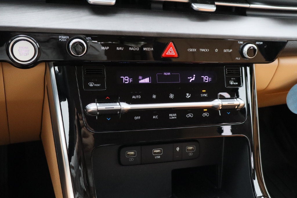 2023 Kia Carnival EX - Photo 19