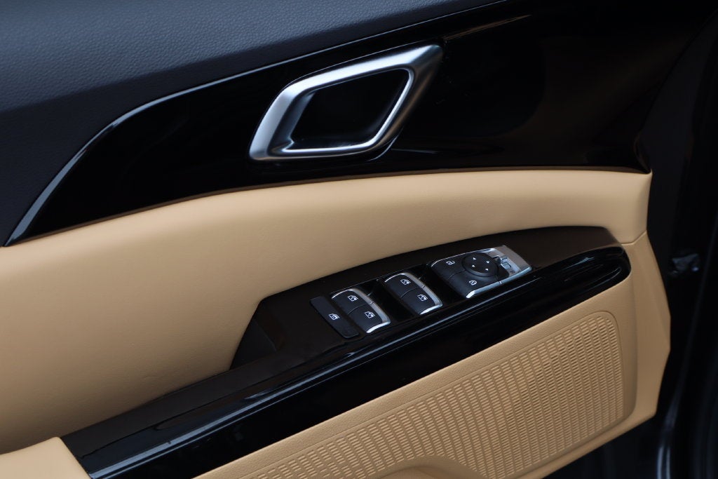 2023 Kia Carnival EX - Photo 21