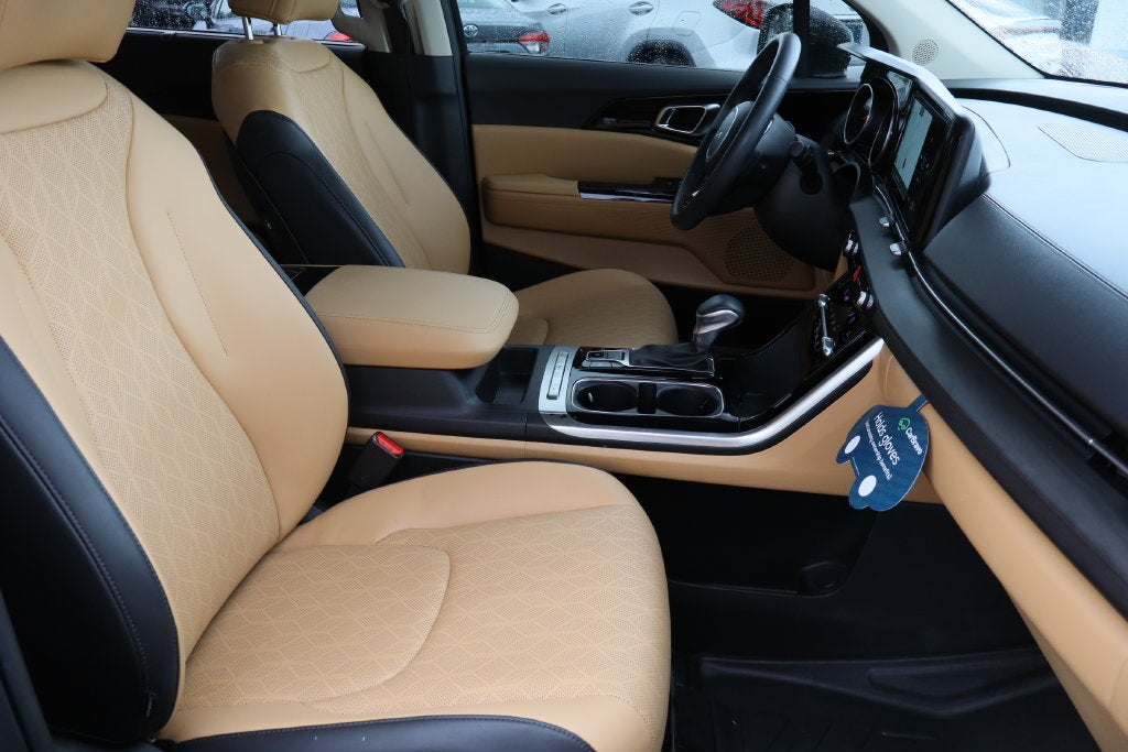2023 Kia Carnival EX - Photo 30